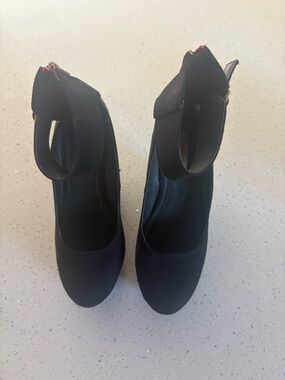 Olsenboye Black Ankle-Strap Round-Toe Heels